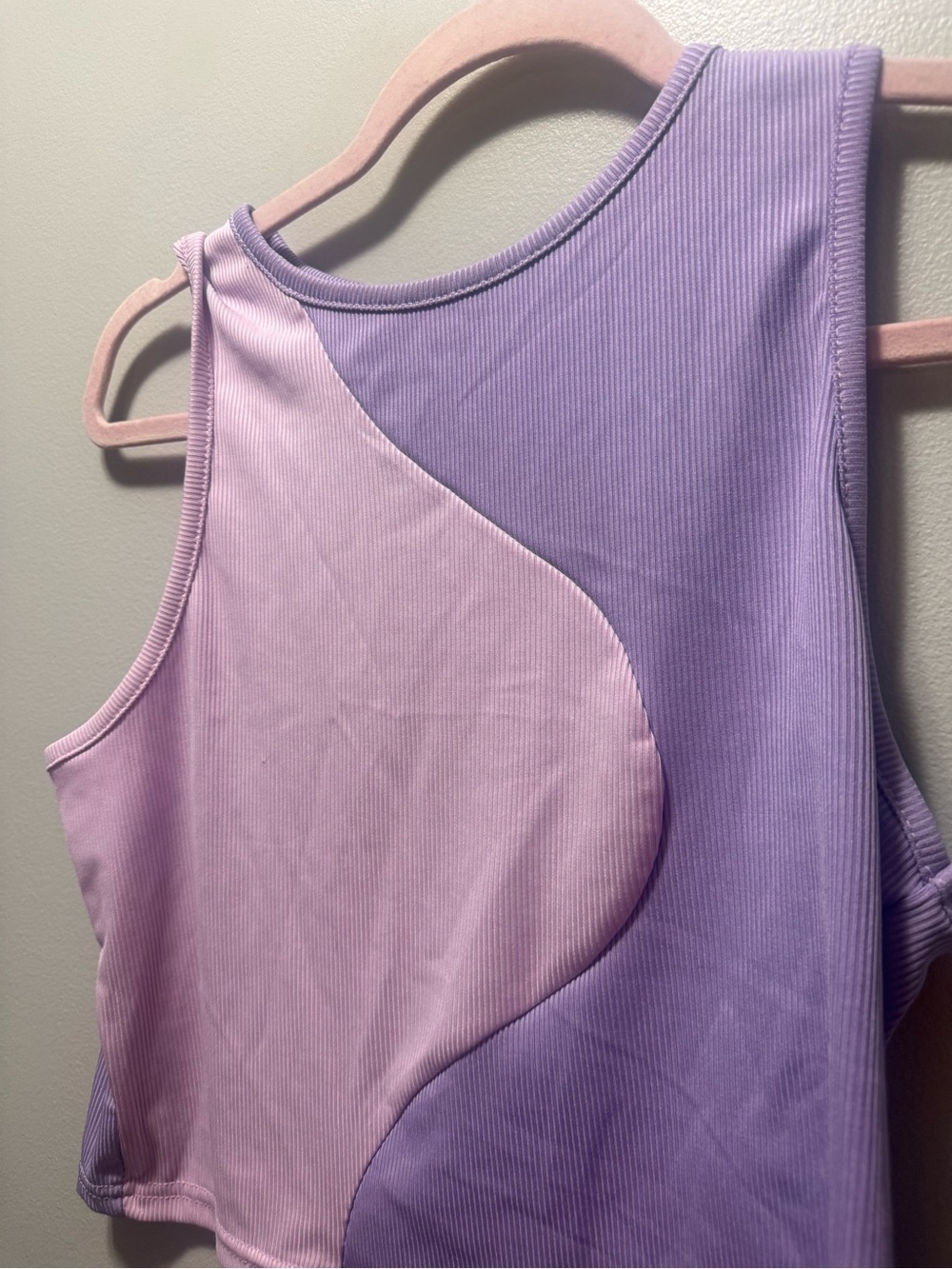 Colorblock Crop Tank Top - Picture 2 of 4